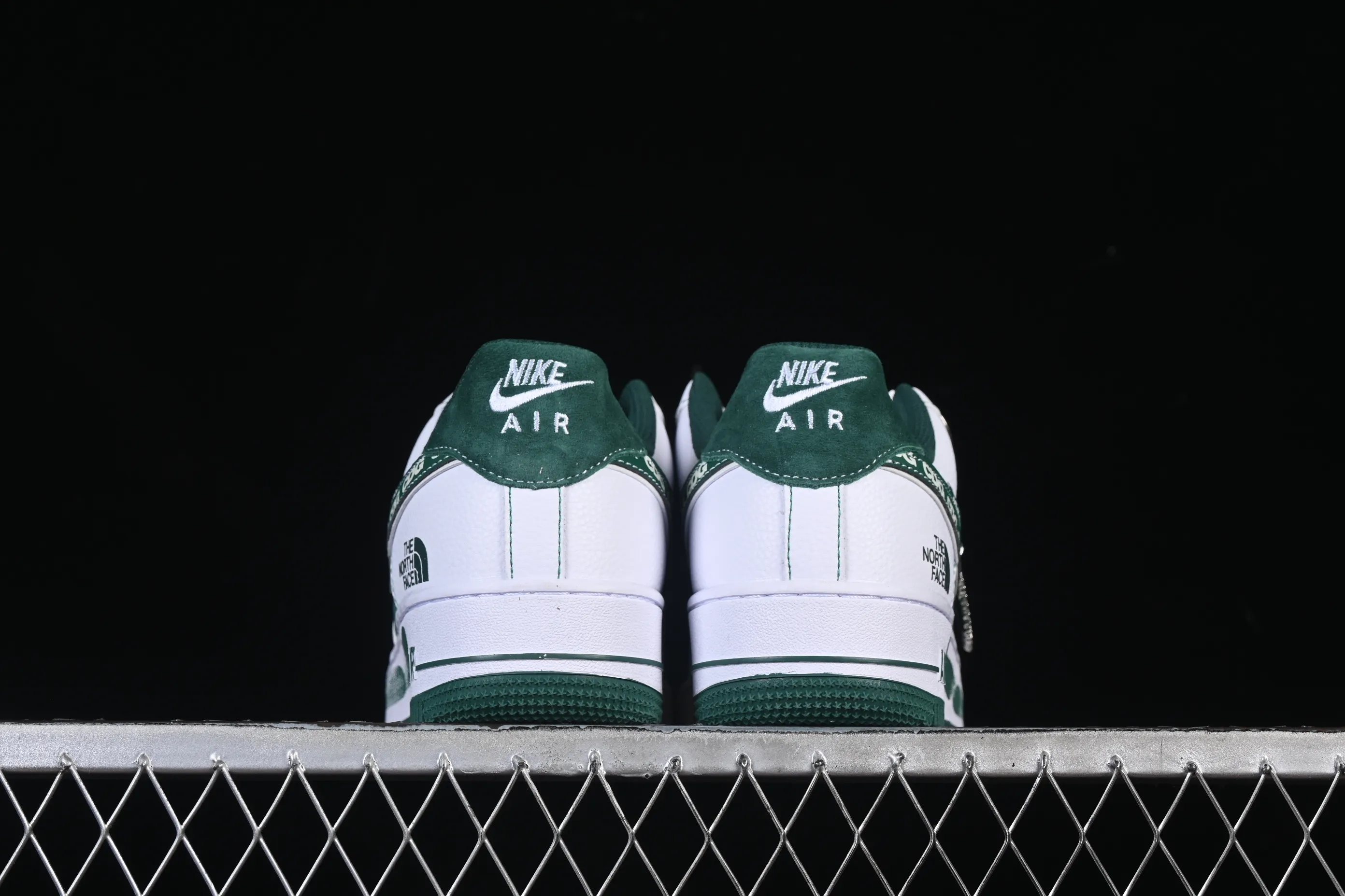All categories Nk Air Force 1 Air Force series Nk Air Force 1 Low Air Force low top Nike Air Force 1'07 Low North Face joint Green Pig Eight suede Air Force 1 low top casual sneakers SU2305-561